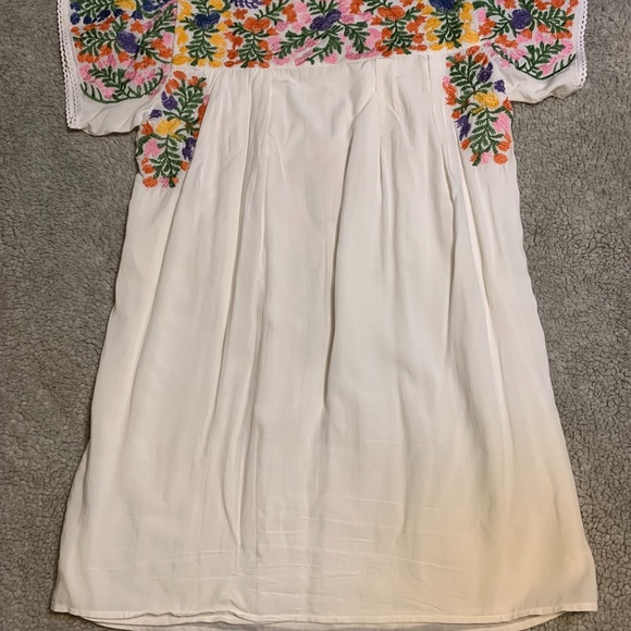 White embroidered dress. Festive & colorful! - Picture 4 of 4